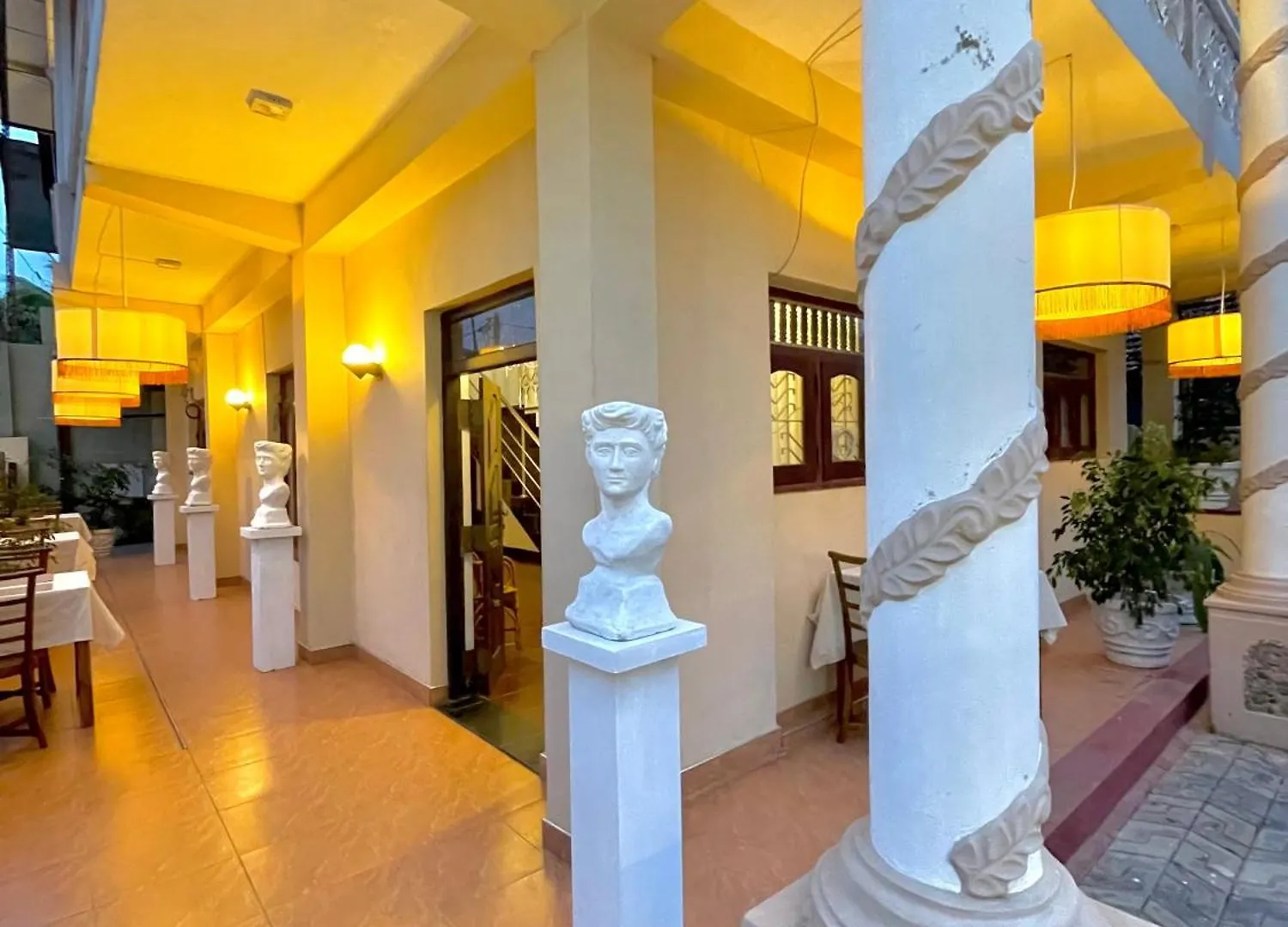 **  Rivinson Hotel Negombo Sri Lanka