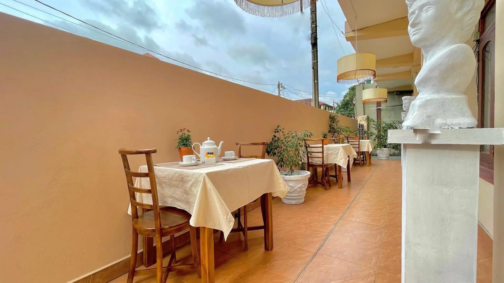 Rivinson Hotel Negombo
