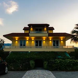  Hotel Niku Albania